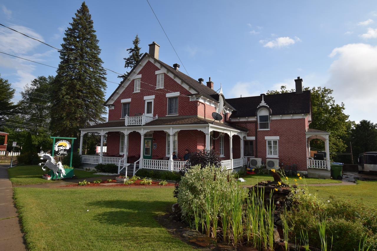 Bed and Breakfast Gil Ann Saint-Andre-Avellin Экстерьер фото
