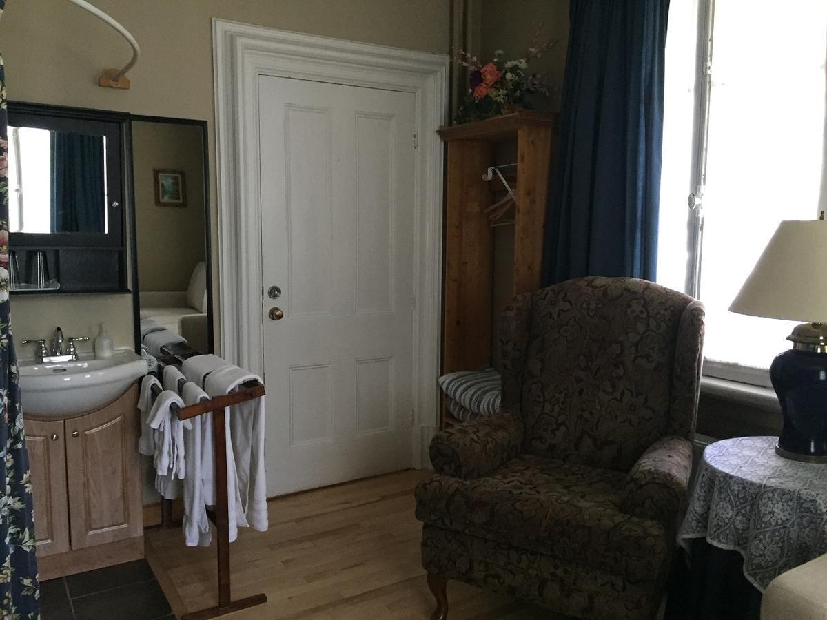 Bed and Breakfast Gil Ann Saint-Andre-Avellin Экстерьер фото